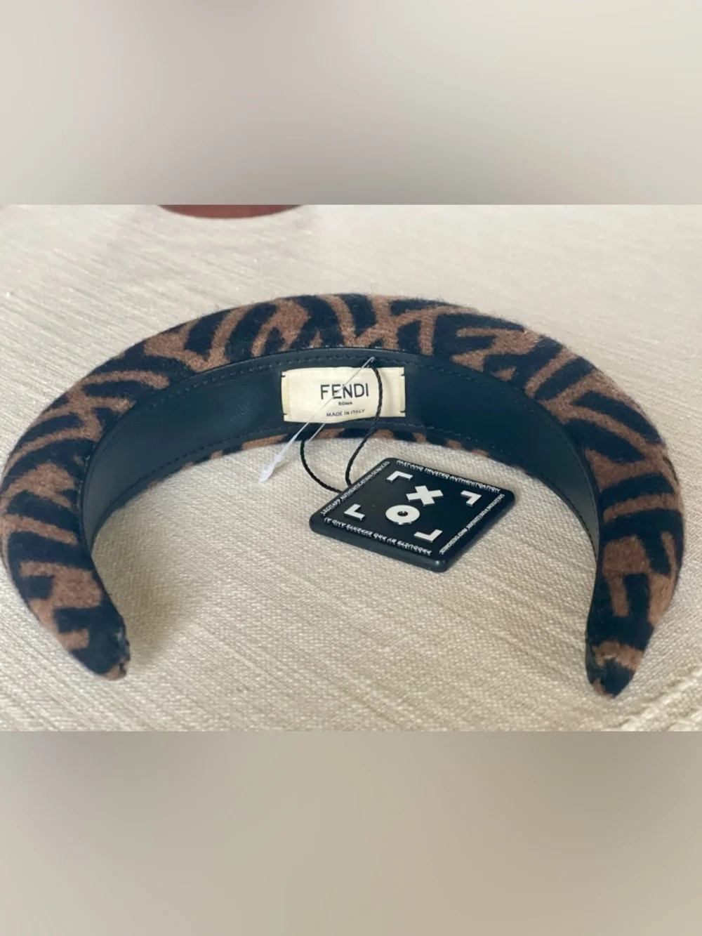 NWOT FENDI ICONIC FF ZUCCA LOGO PATTERN HEADBAND - Picture 4 of 9